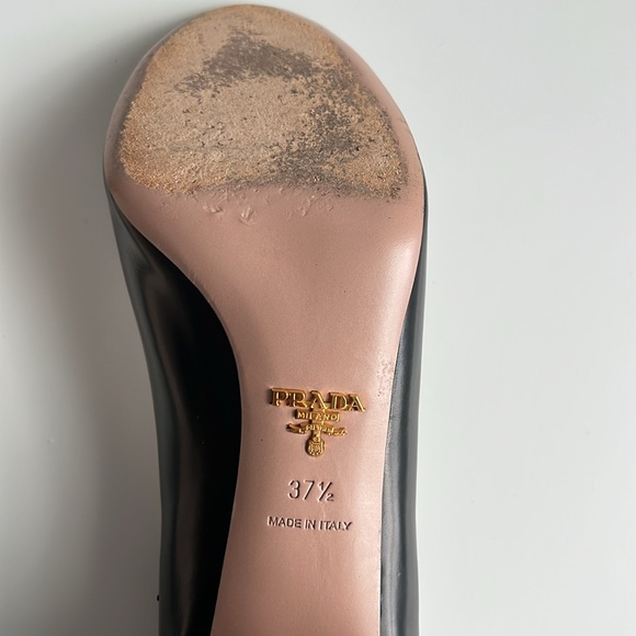 Prada peep toe black leather pump size 37.5, 3.25 inch heel made in Italy - Picture 6 of 11